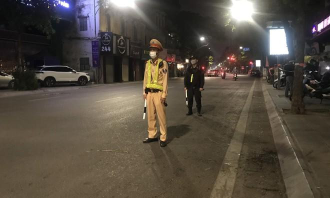 Các tổ công tác 141 triển khai 100% quân số, thực hiện nhiệm vụ xuyên đêm phòng, chống đua xe và ngăn chặn các vi phạm Các tổ công tác 141 triển khai 100% quân số, thực hiện nhiệm vụ xuyên đêm phòng, chống đua xe và ngăn chặn các vi phạm