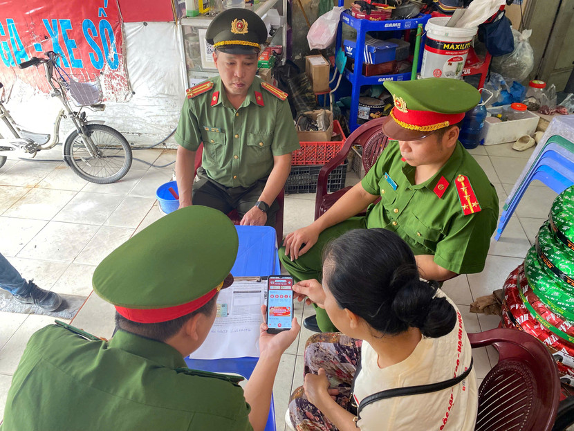 Hướng dẫn người dân tham góp ý kiến trên ứng dụng VNeID