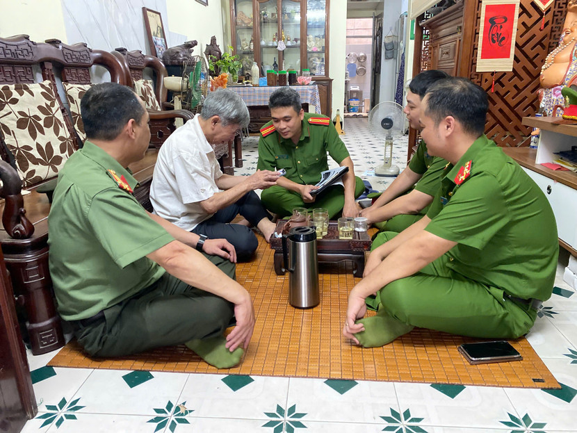 Người dân vui mừng, phấn khởi khi được thể hiện quyền làm chủ cũng như trách nhiệm đối với dự thảo sửa đổi, bổ sung Hiến pháp năm 2013