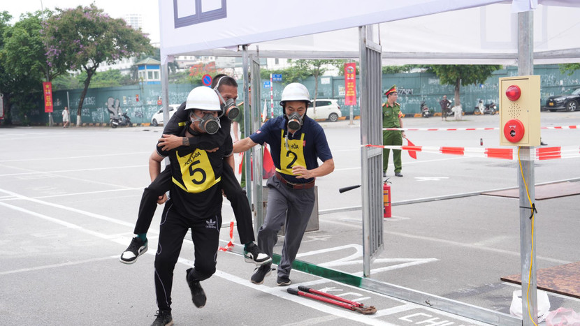 Phần thi thực hành đòi hỏi sức khỏe tốt và sự nhanh nhẹn, khéo léo