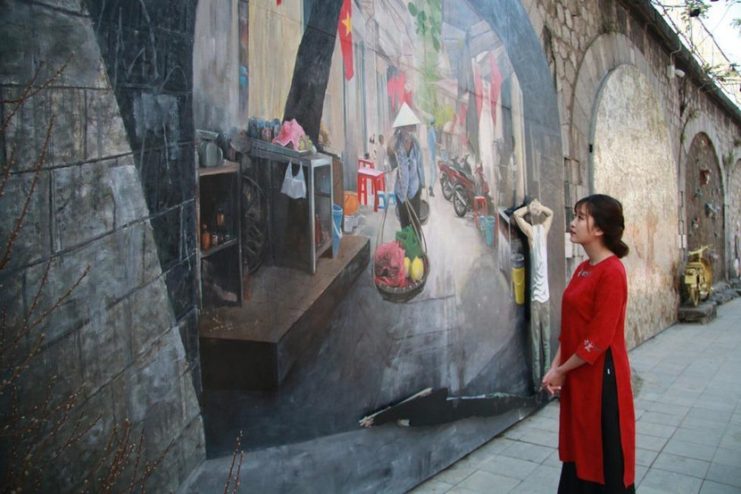 Phố bích họa Phùng Hưng là nơi diễn ra nhiều hoạt động văn hóa của Thủ đô