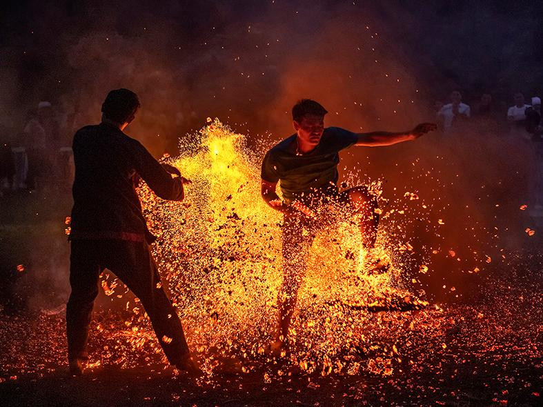 "Thăng hoa"-Bùi Quốc Sỹ "Thăng hoa"-Bùi Quốc Sỹ