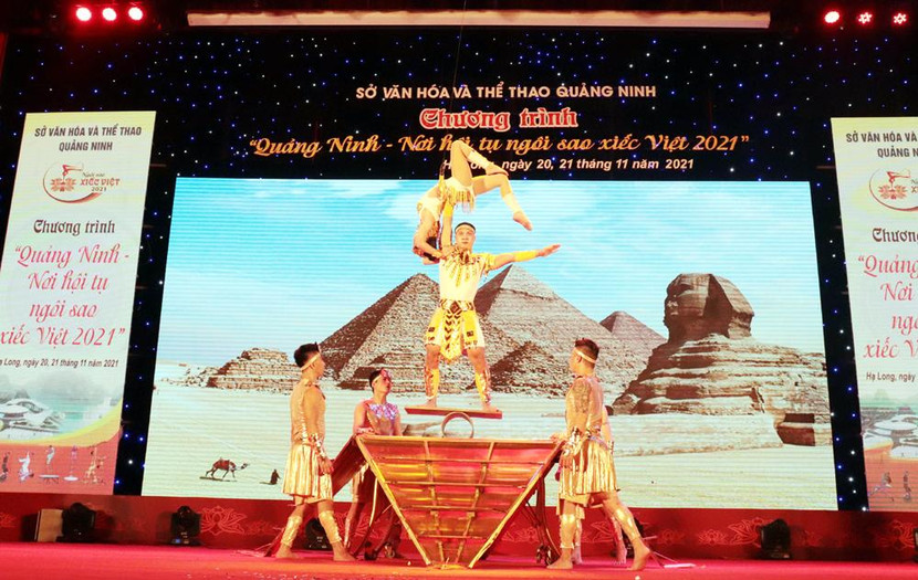 Một tiết mục xiếc tại lễ khai mạc chương trình “Quảng Ninh - Nơi hội tụ ngôi sao xiếc Việt 2021”