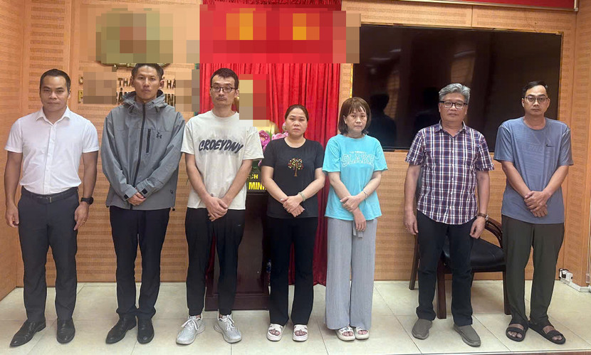 Các đối tượng trong đường dây sản xuất bình chữa cháy giả bị Công an Hà Nội triệt phá