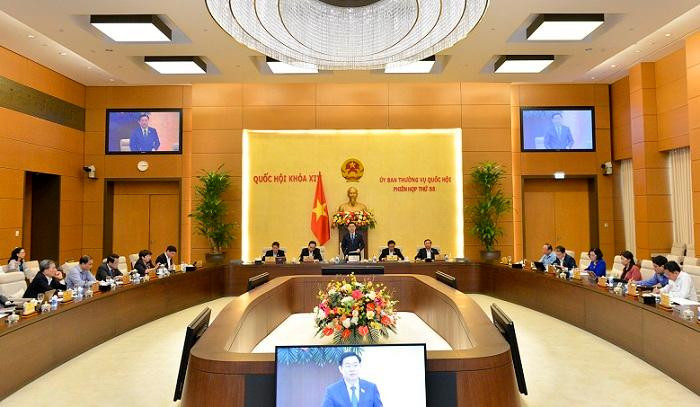 Chủ tịch Quốc hội Vương Đình Huệ điều hành phiên họp