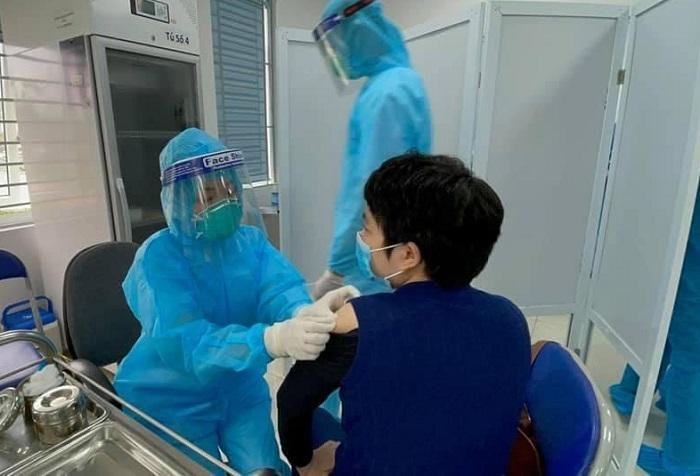 Chuẩn bị tiêm vaccine phòng Covid-19 đợt 2, triển khai trên diện rộng Chuẩn bị tiêm vaccine phòng Covid-19 đợt 2, triển khai trên diện rộng