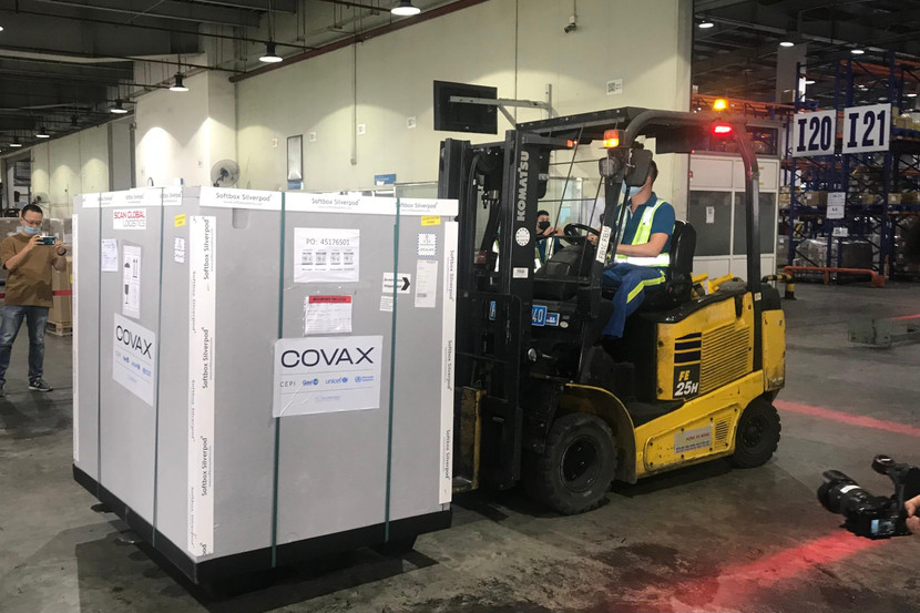 Lô vaccine Covid-19 đầu tiên của COVAX tài trợ đã về đến Việt Nam Lô vaccine Covid-19 đầu tiên của COVAX tài trợ đã về đến Việt Nam