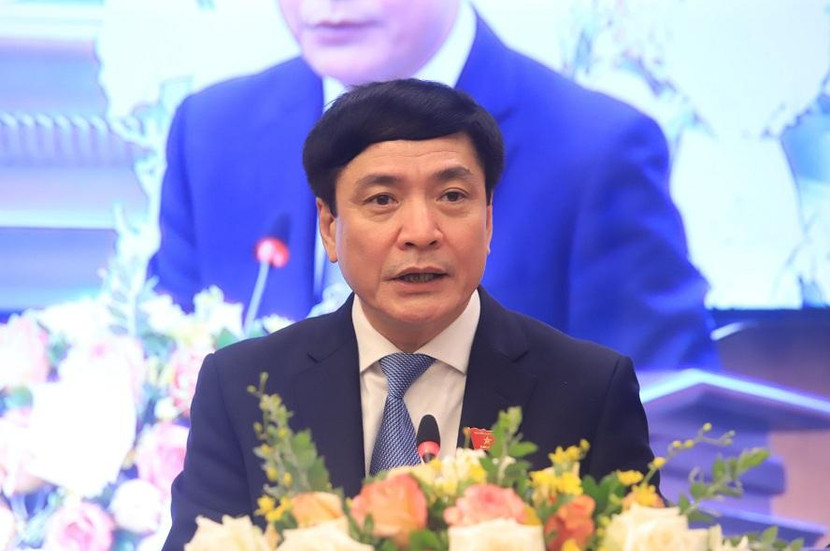 Tổng Thư ký Quốc hội Bùi Văn Cường thông tin tại buổi họp báo chiều 27-4