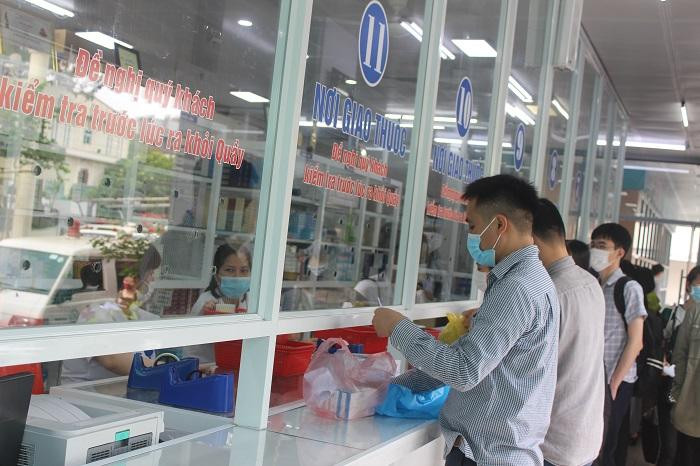 Từ 10 nhà thuốc nằm rải rác trong khuôn viên, hiện Bệnh viện Bạch Mai chỉ còn 5 nhà thuốc Từ 10 nhà thuốc nằm rải rác trong khuôn viên, hiện Bệnh viện Bạch Mai chỉ còn 5 nhà thuốc