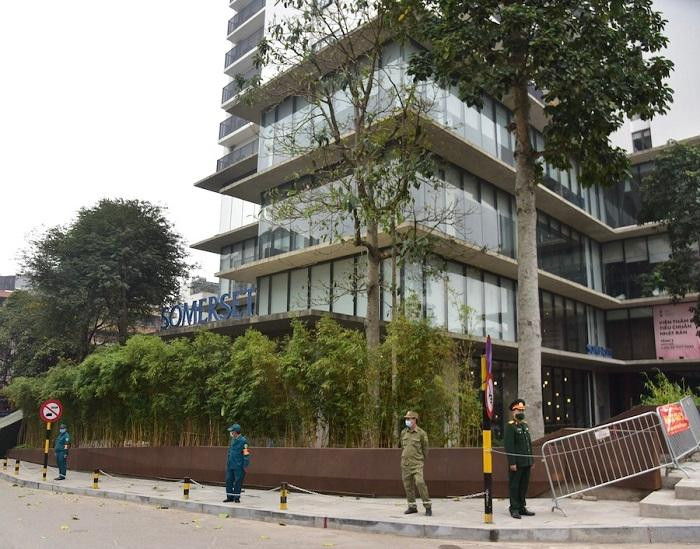 Khách sạn Somesert Westpoint nơi BN2229 tử vong vẫn đang được phong tỏa nghiêm ngặt
