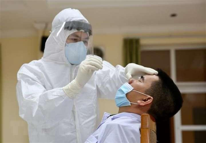 Lấy mẫu xét nghiệm Covid-19 (Ảnh minh họa)