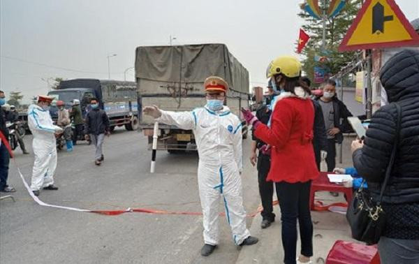 Lực lượng chức năng ở Hải Dương kiểm soát phòng chống dịch Covid-19 trên đường ra, vào tỉnh