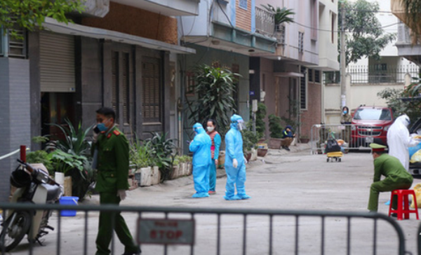 Một ngõ ở phố Duy Tân, quận Cầu Giấy bị phong tỏa