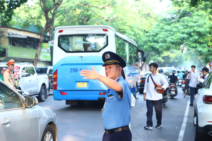 Lực lượng Thanh tra giao thông vận tải phối hợp đảm bảo trật tự an toàn giao thông trên các tuyến phố