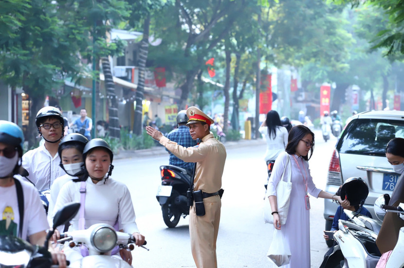đồng hành cùng học sinh trên mọi cung đường