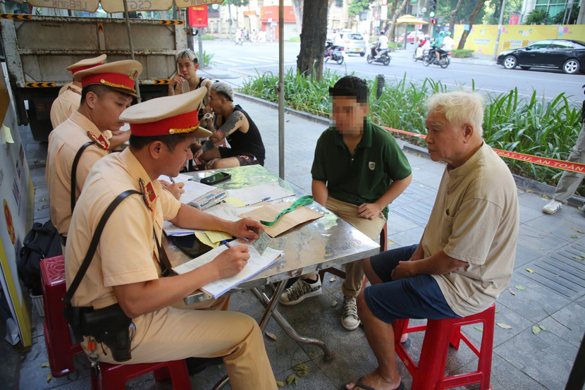 Nếu phụ huynh không chấp hành Luật An toàn giao thông sẽ trở thành tấm gương xấu cho con em