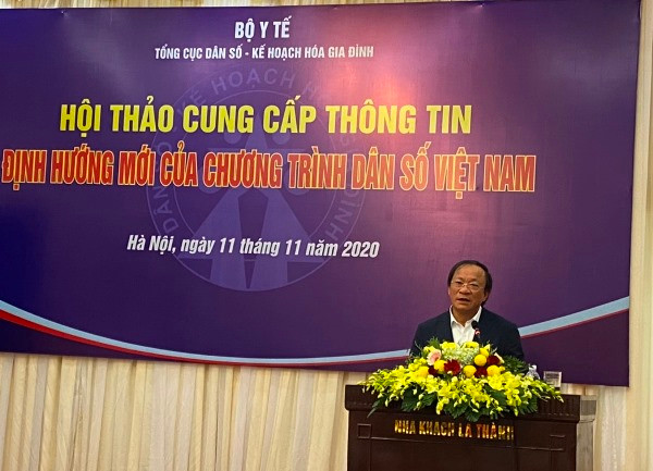 Ông Nguyễn Doãn Tú – Tổng cục trưởng Tổng cục Dân số (Bộ Y tế) thông tin tại hội thảo