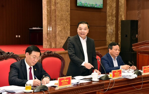 Phó Bí thư Thành ủy, Chủ tịch UBND TP Hà Nội Chu Ngọc Anh tóm lược phiên thảo luận tổ tại hội nghị