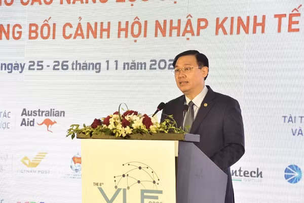 Bí thư Thành ủy Vương Đình Huệ nêu 7 đề xuất tại diễn đàn