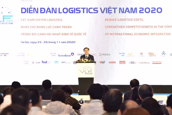 Bí thư Thành ủy Hà Nội Vương Đình Huệ phát biểu tại diễn đàn