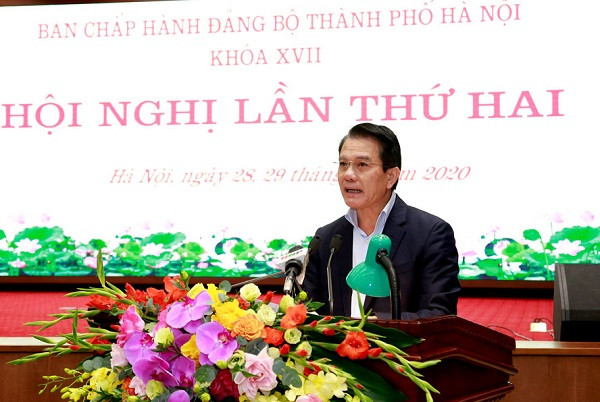 Chủ nhiệm Ủy ban Kiểm tra Thành ủy Hà Nội Hoàng Trọng Quyết phát biểu tại hội nghị Thành ủy sáng 28-11