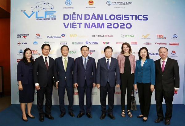 Các đại biểu Trung ương và Hà Nội dự diễn đàn