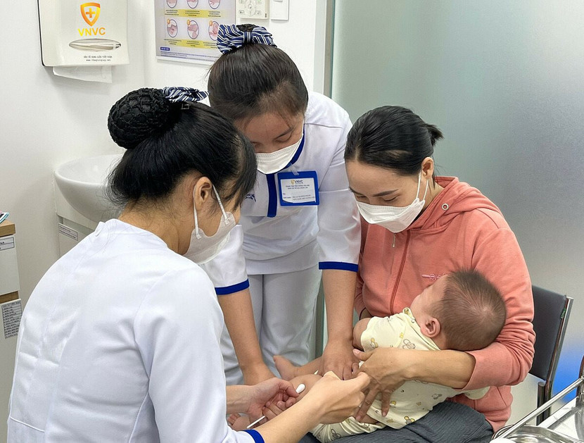 Hà Nội vẫn ghi nhận rải rác các ca mắc ho gà