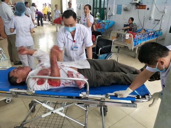 Cấp cứu bệnh nhân tai nạn giao thông (Ảnh minh họa) Cấp cứu bệnh nhân tai nạn giao thông (Ảnh minh họa)