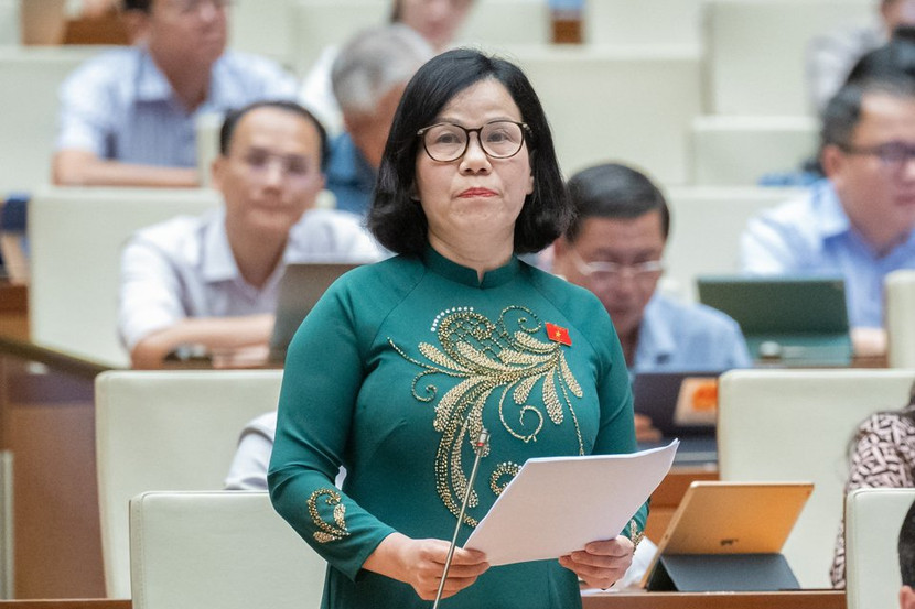 Đại biểu Khương Thị Mai (Đoàn tỉnh Nam Định) phát biểu