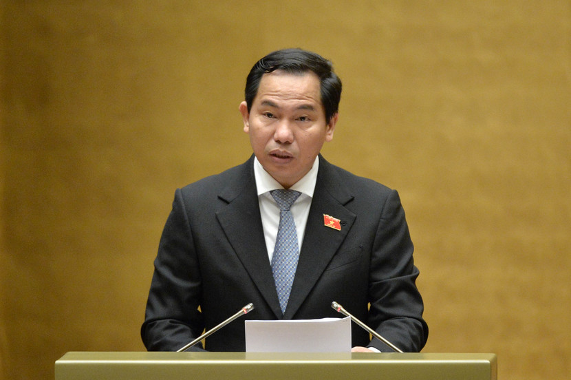 Chủ nhiệm Ủy ban Tài chính – Ngân sách Lê Quang Mạnh báo cáo Chủ nhiệm Ủy ban Tài chính – Ngân sách Lê Quang Mạnh báo cáo