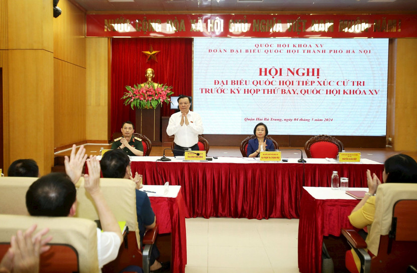 Quang cảnh buổi tiếp xúc cử tri Quang cảnh buổi tiếp xúc cử tri