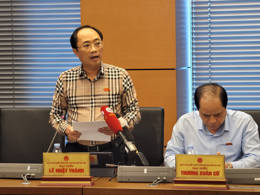 ĐBQH Lê Hữu Thành phát biểu thảo luận về 2 dự án luật tại tổ Hà Nội