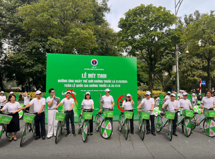 Các đại biểu đạp xe hưởng ứng chiến dịch truyền thông phòng chống tác hại thuốc lá Các đại biểu đạp xe hưởng ứng chiến dịch truyền thông phòng chống tác hại thuốc lá