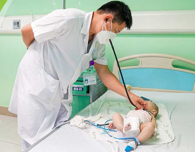 Trẻ được điều trị tại Bệnh viện Nhi Trung ương do ngộ độc vitamin D Trẻ được điều trị tại Bệnh viện Nhi Trung ương do ngộ độc vitamin D