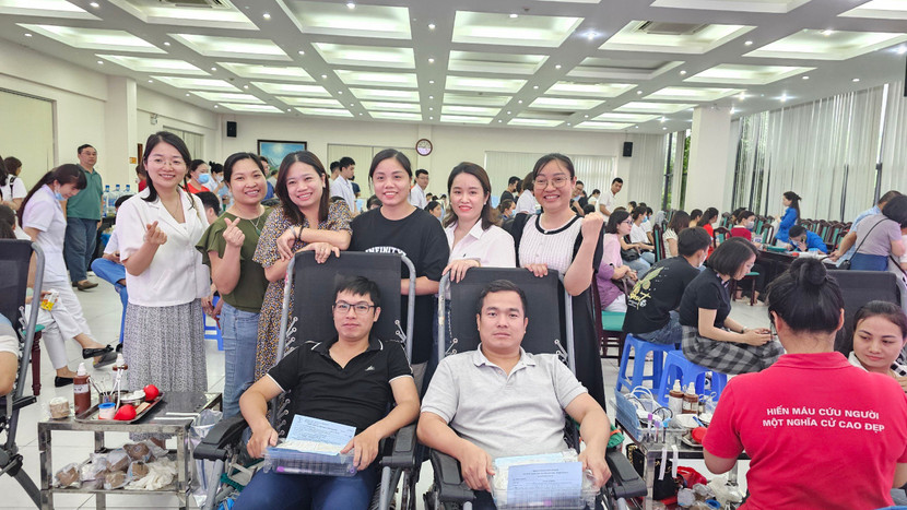 Các đơn vị tham gia hiến máu tại Bệnh viện Đa khoa Đức Giang ngày 6-5