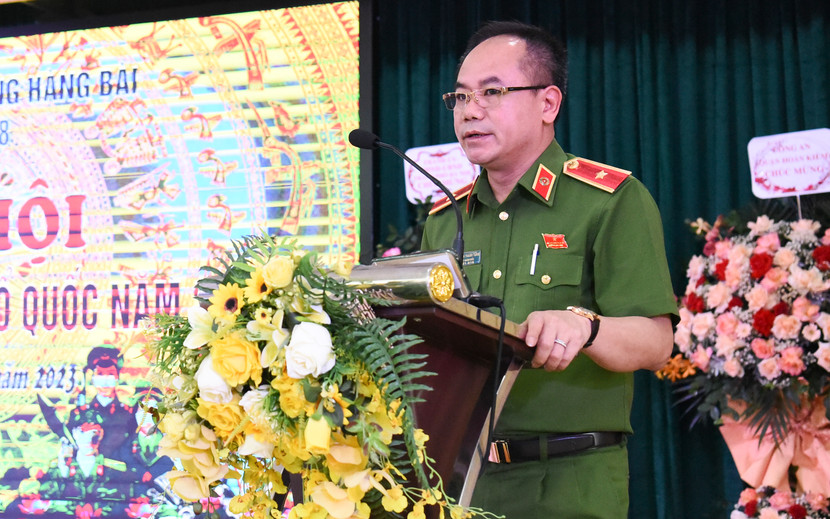 Thiếu tướng Nguyễn Thanh Tùng - Phó Giám đốc CATP phát biểu chung vui trong ngày hội Thiếu tướng Nguyễn Thanh Tùng - Phó Giám đốc CATP phát biểu chung vui trong ngày hội