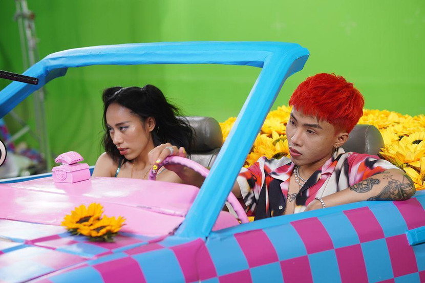 Thùy Tiên mới lạ và phá cách trong MV của Mr.T Thùy Tiên mới lạ và phá cách trong MV của Mr.T