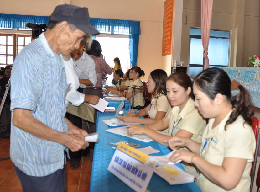 Người trên 60 tuổi hoàn toàn có thể đóng BHXH tự nguyện để hưởng lương hưu