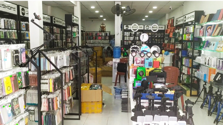 Lô hàng nhập lậu là phụ kiện điện thoại vừa bị lực lượng chức năng phát hiện, tạm giữ Lô hàng nhập lậu là phụ kiện điện thoại vừa bị lực lượng chức năng phát hiện, tạm giữ