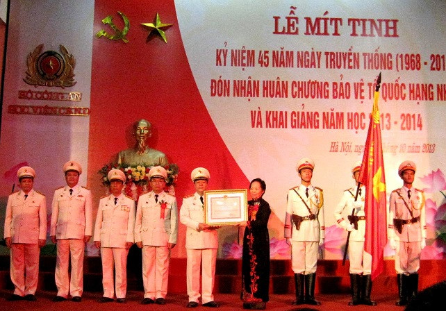 Học viện CSND đón nhận Huân chương Bảo vệ Tổ quốc hạng Nhất ảnh 2 Học viện CSND đón nhận Huân chương Bảo vệ Tổ quốc hạng Nhất ảnh 2