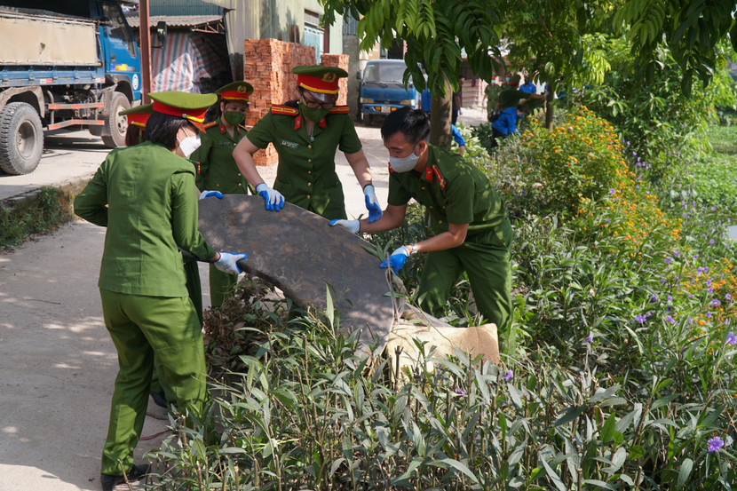 Cảnh quan hai bên bờ sông Tô Lịch được dọn dẹp sạch đẹp, thông thoáng hơn Cảnh quan hai bên bờ sông Tô Lịch được dọn dẹp sạch đẹp, thông thoáng hơn