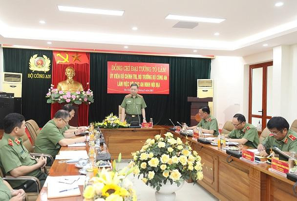 Đại tướng Tô Lâm, Ủy viên Bộ Chính trị, Bộ trưởng Bộ Công an phát biểu chỉ đạo tại buổi làm việc Đại tướng Tô Lâm, Ủy viên Bộ Chính trị, Bộ trưởng Bộ Công an phát biểu chỉ đạo tại buổi làm việc