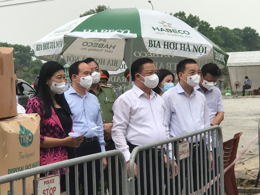 Ủy viên Bộ Chính trị, Bí thư Thành ủy Hà Nội Đinh Tiến Dũng dẫn đầu đoàn công tác TP Hà Nội kiểm tra công tác phòng, chống dịch Covid-19 tại huyện Đông Anh, Hà Nội Ủy viên Bộ Chính trị, Bí thư Thành ủy Hà Nội Đinh Tiến Dũng dẫn đầu đoàn công tác TP Hà Nội kiểm tra công tác phòng, chống dịch Covid-19 tại huyện Đông Anh, Hà Nội