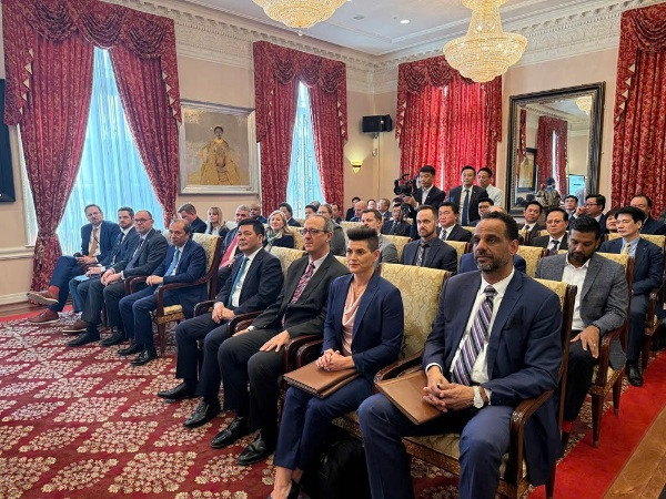 Các đại biểu tham dự lễ ký kết