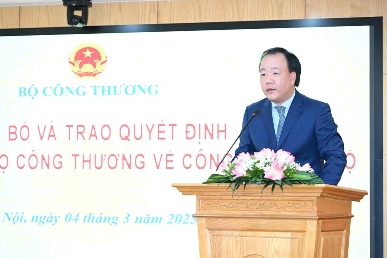 Ông Trần Hữu Linh được bổ nhiệm làm Cục trưởng Cục Quản lý và Phát triển thị trường trong nước, Bộ Công Thương