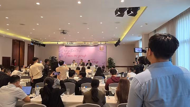 Công ty Cổ phần Tập đoàn chị em rọt tổ chức "gặp mặt thân tình" chiều 14-3