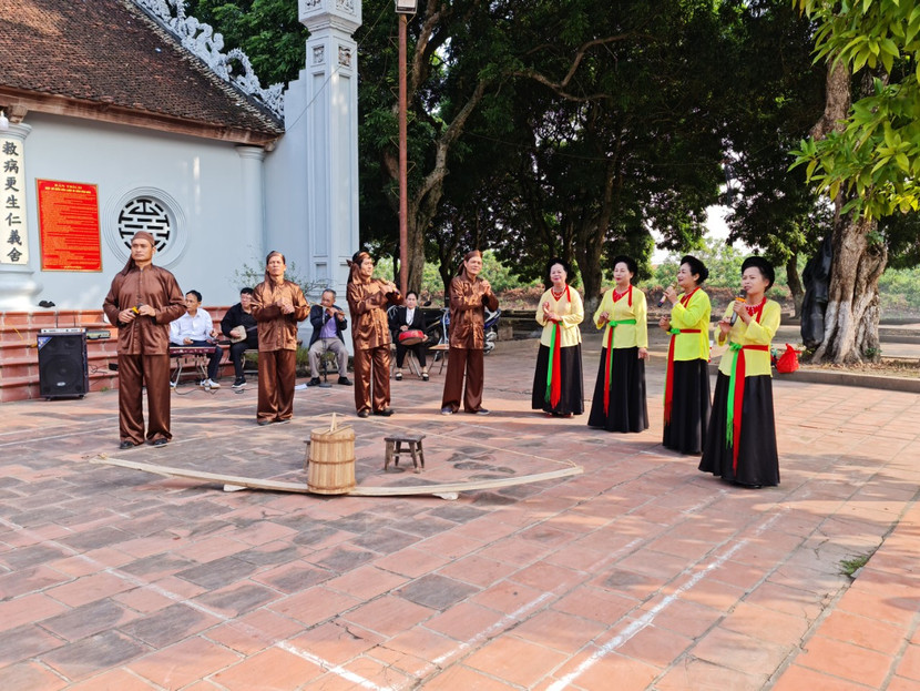 Về Hưng Yên nghe hát trống quân