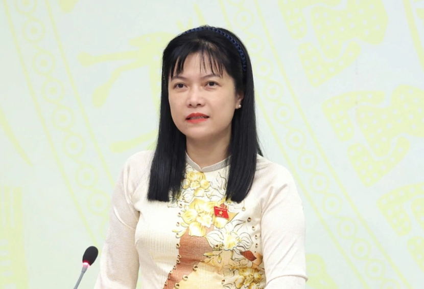 Bà Tạ Thị Yên trả lời báo chí