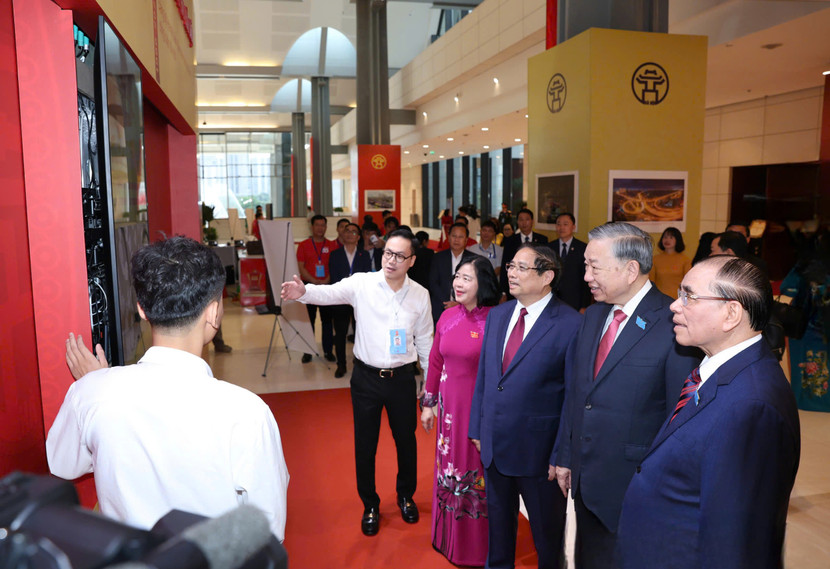 Tổng Bí thư Tô Lâm, nguyên Tổng Bí thư Nông Đức Mạnh, Thủ tướng Chính phủ Phạm Minh Chính dự Đại hội XVIII Đảng bộ Hà Nội Tổng Bí thư Tô Lâm, nguyên Tổng Bí thư Nông Đức Mạnh, Thủ tướng Chính phủ Phạm Minh Chính dự Đại hội XVIII Đảng bộ Hà Nội