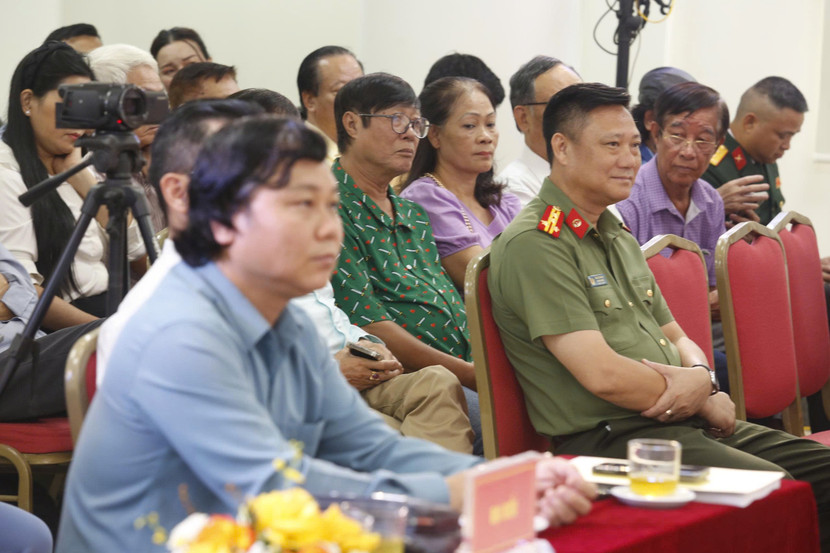 Các đại biểu tham dự chương trình. Các đại biểu tham dự chương trình.